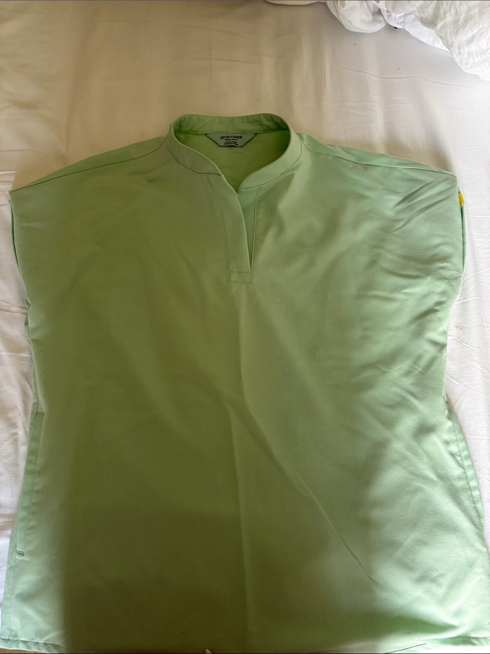 Garde Malade Mandarin Style Scrub Top - Picture 1 of 3